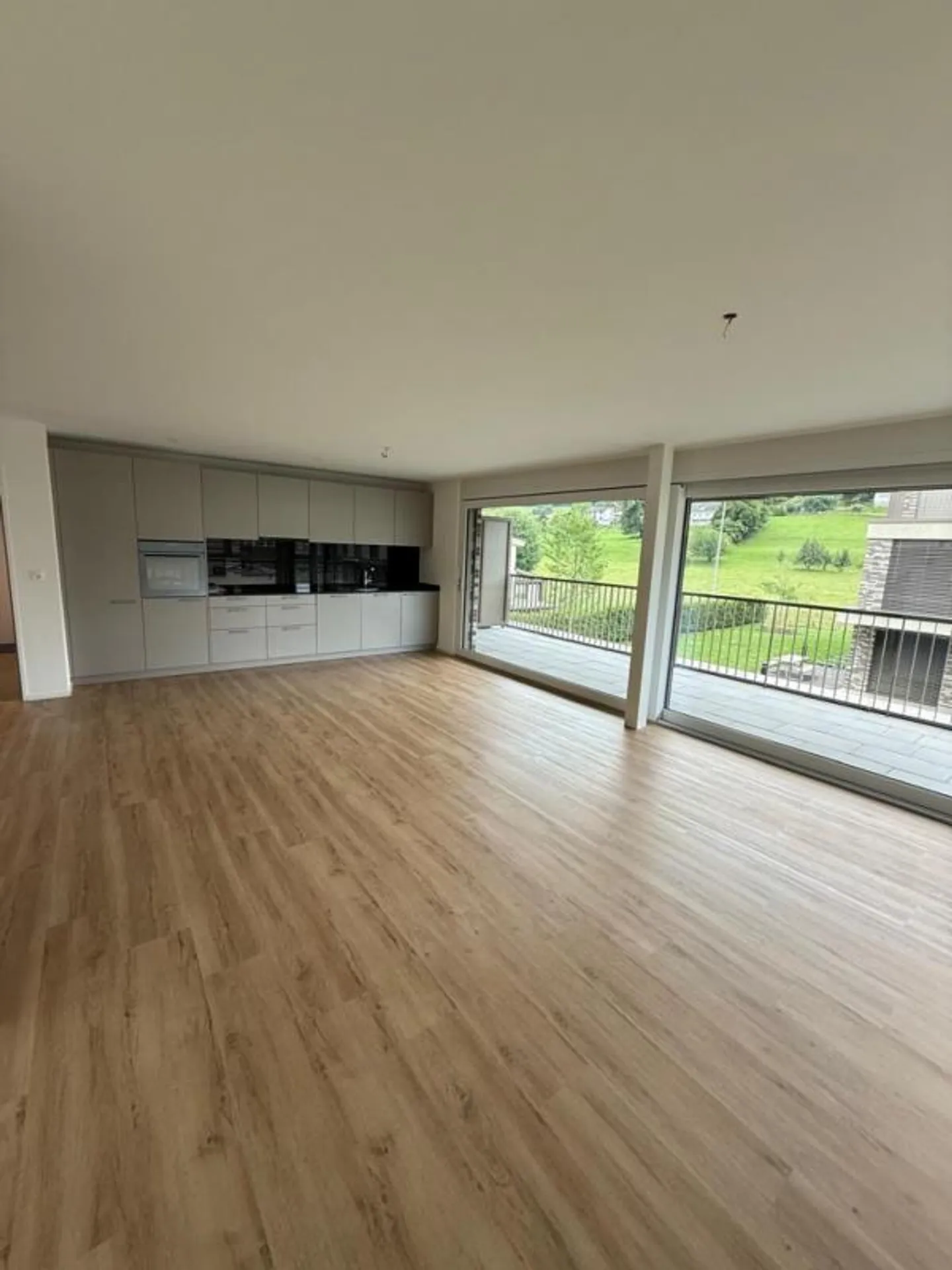 Appartement en attique avec grande terrasse - Photo 2 sur 9