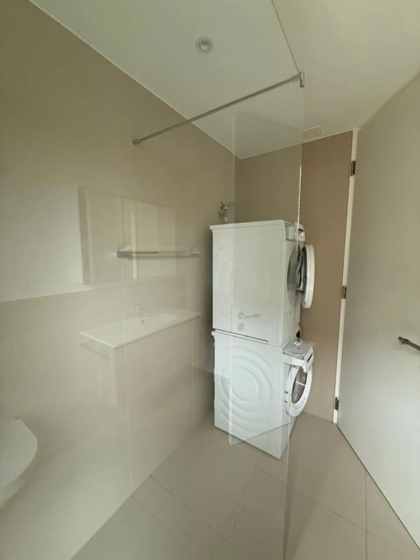 Appartement en attique avec grande terrasse - Photo 3 sur 9