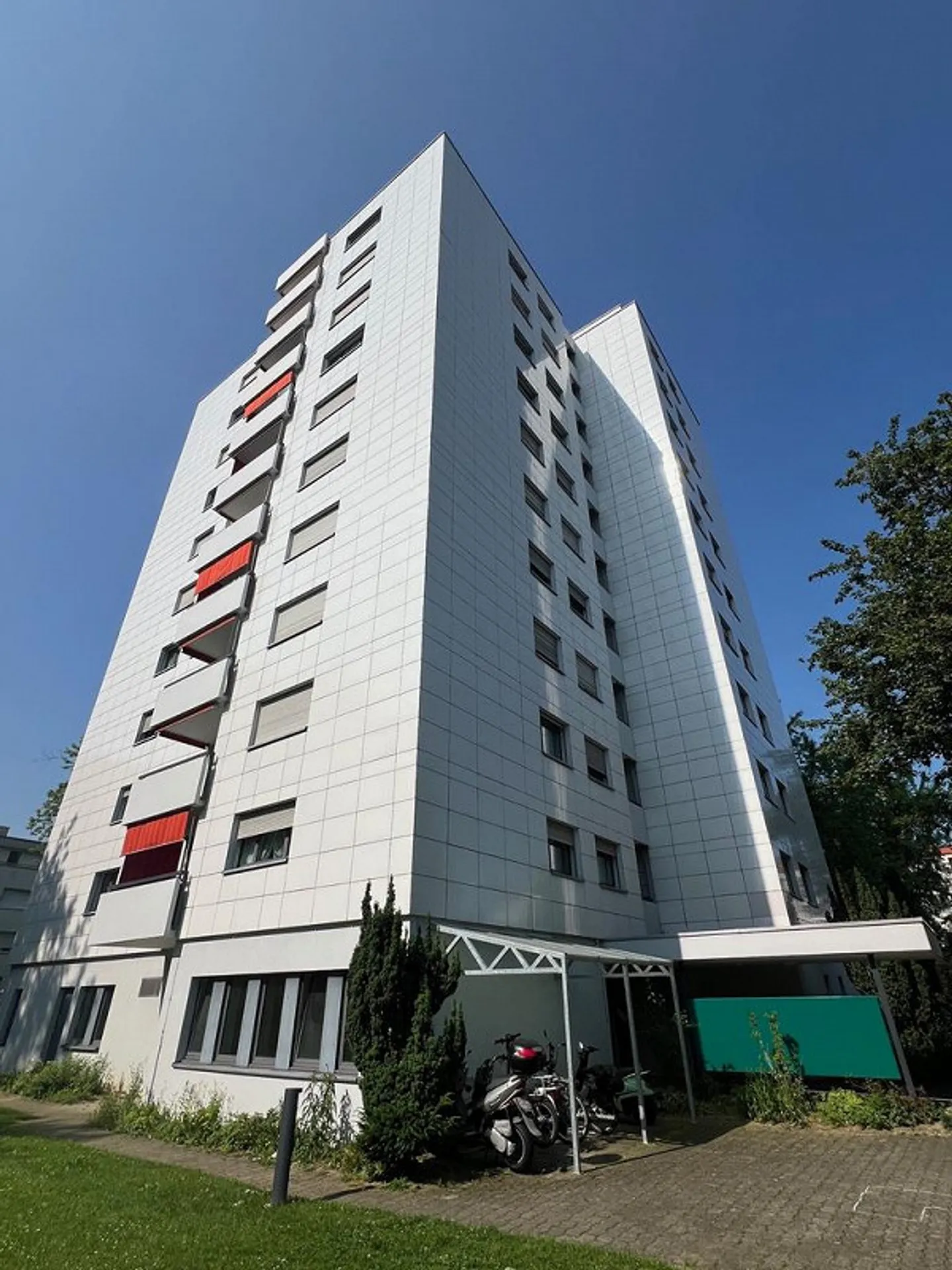 Living with a view of Pratteln - Photo 1 of 6