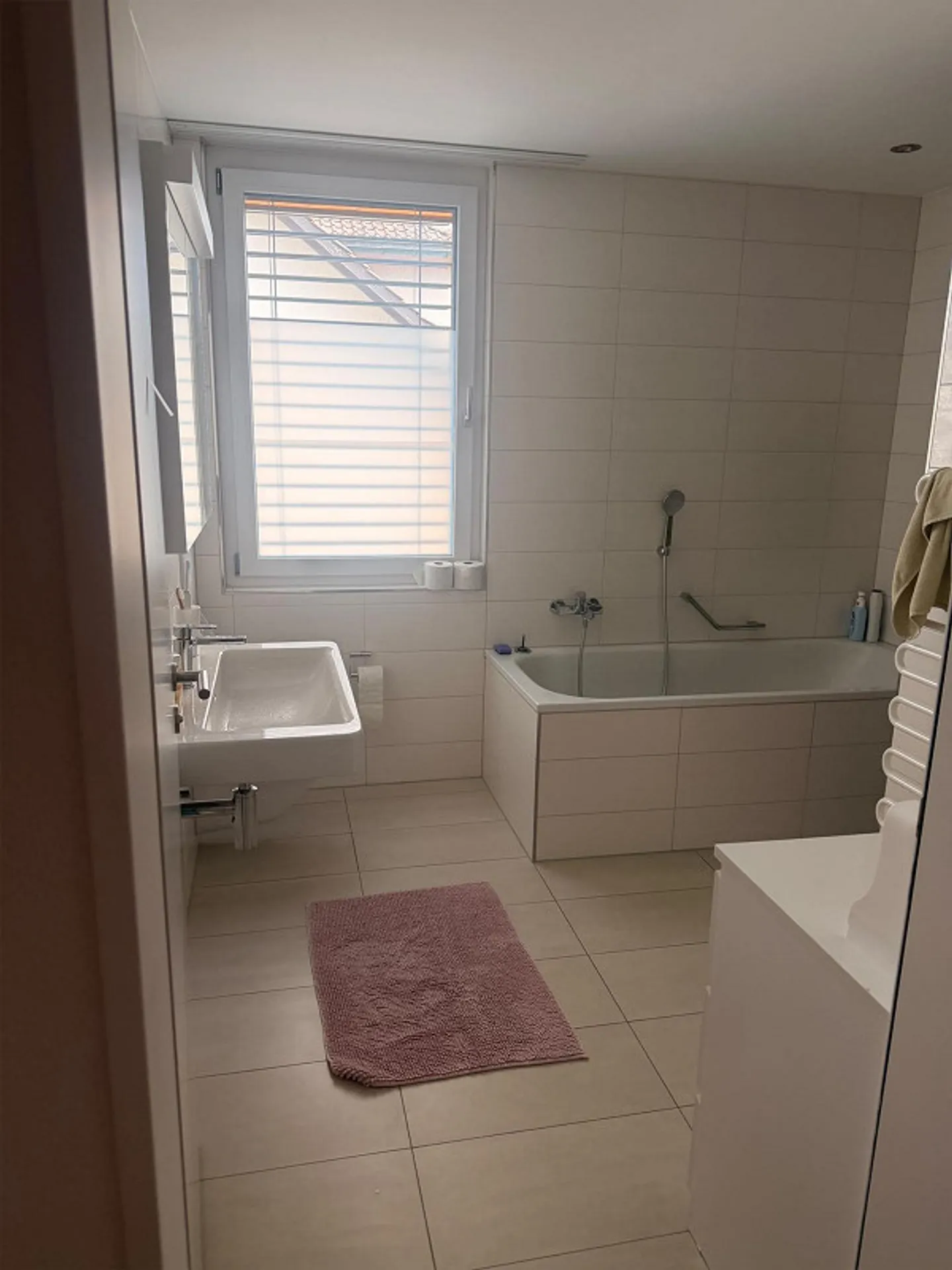 WG-Zimmer in 4.5 Wohnung im Zentrum von Appenzell - Photo 2 sur 6