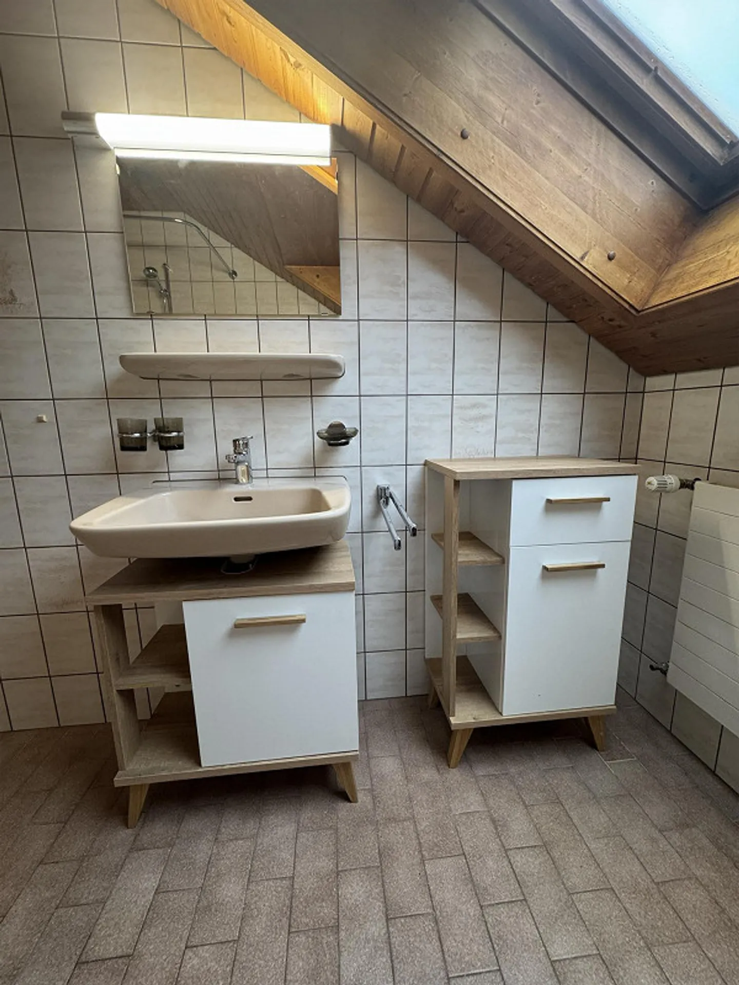 Beautiful Attic Apartment - Photo 6 of 13