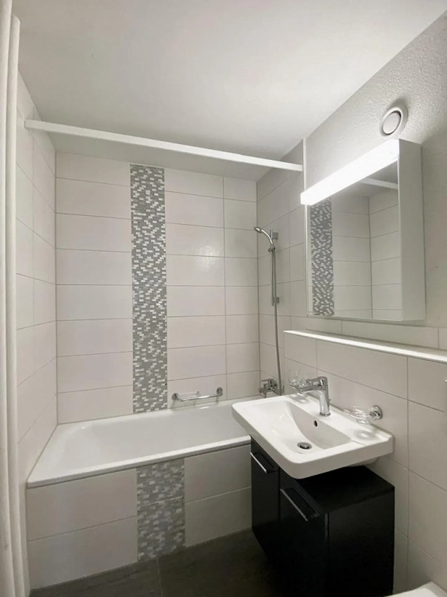 Living with a view of Pratteln - Photo 4 of 6