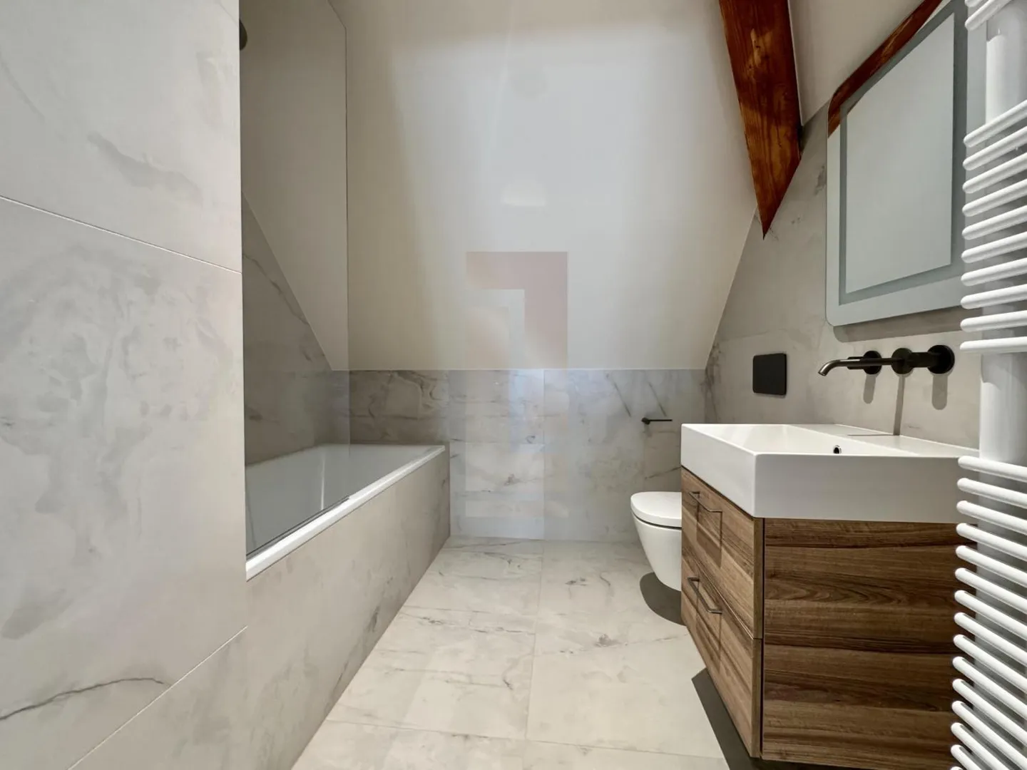 Luxurious renovated villa near the International School - Photo 8 of 11