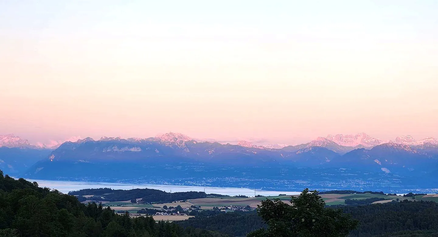 Renovierte Villa mit Seeblick - Foto 1 von 11