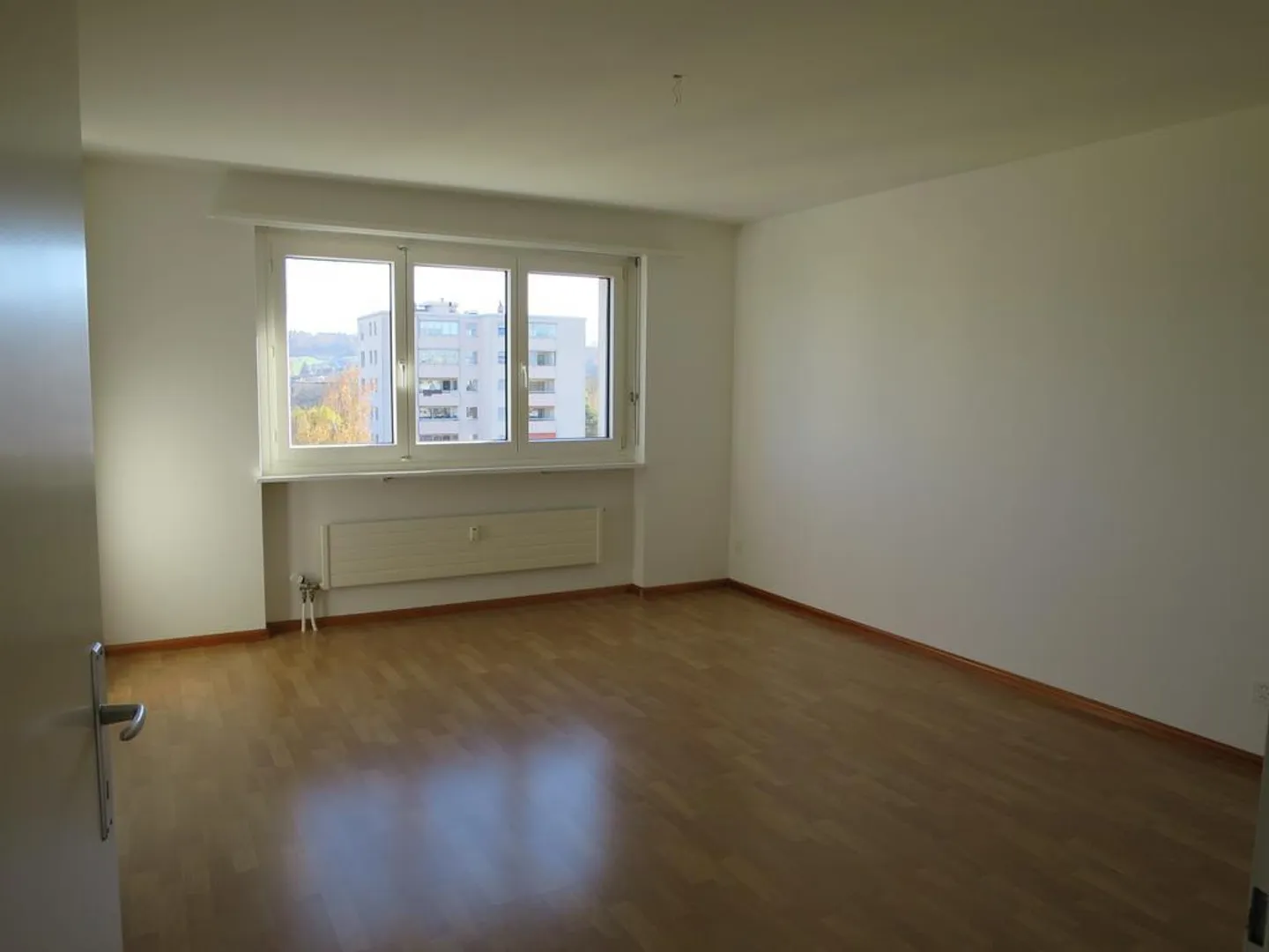 Bell'appartamento di 3 stanze in un quartiere tranquillo - Foto 3 di 9