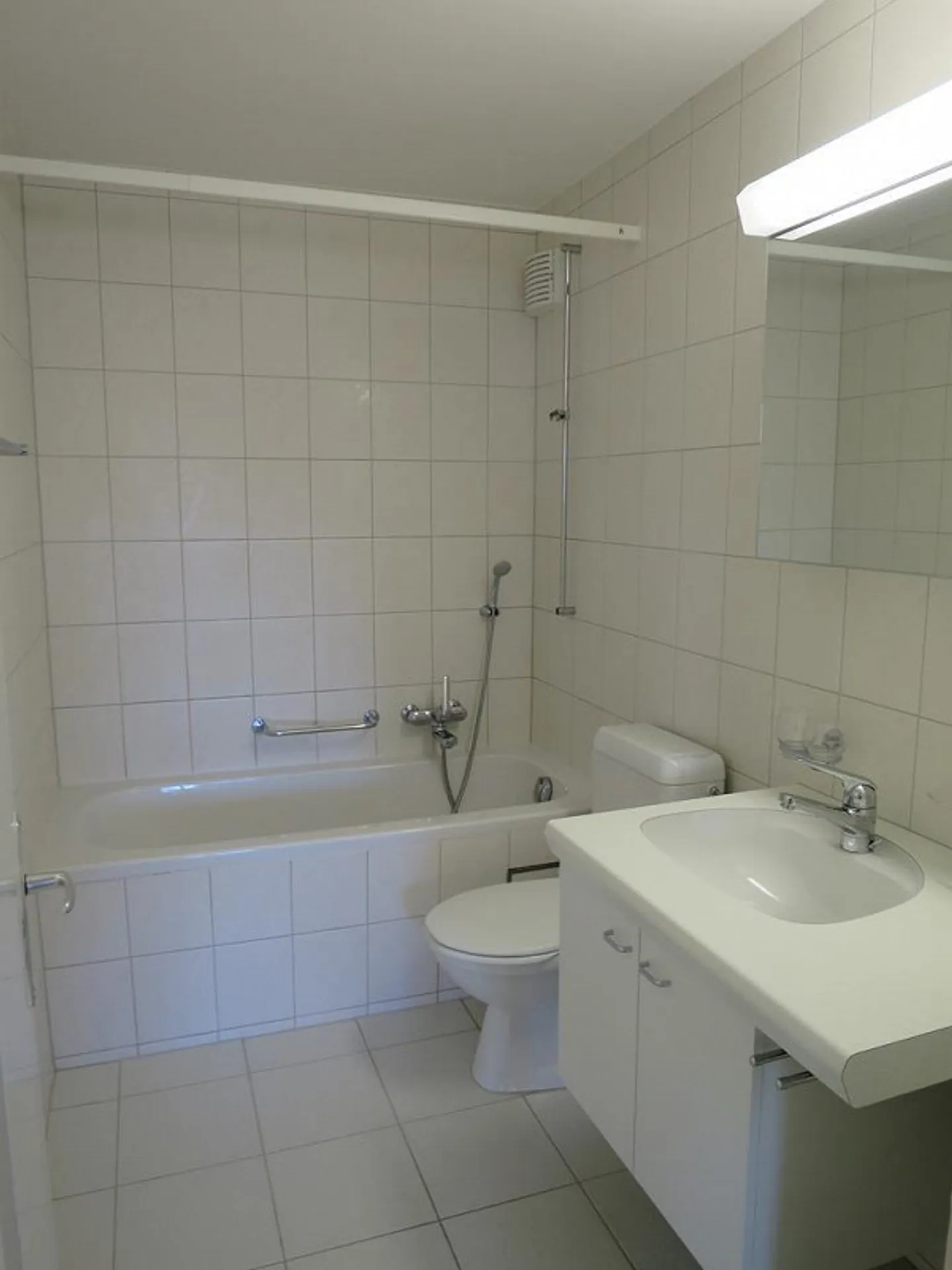 Bell'appartamento di 3 stanze in un quartiere tranquillo - Foto 8 di 9