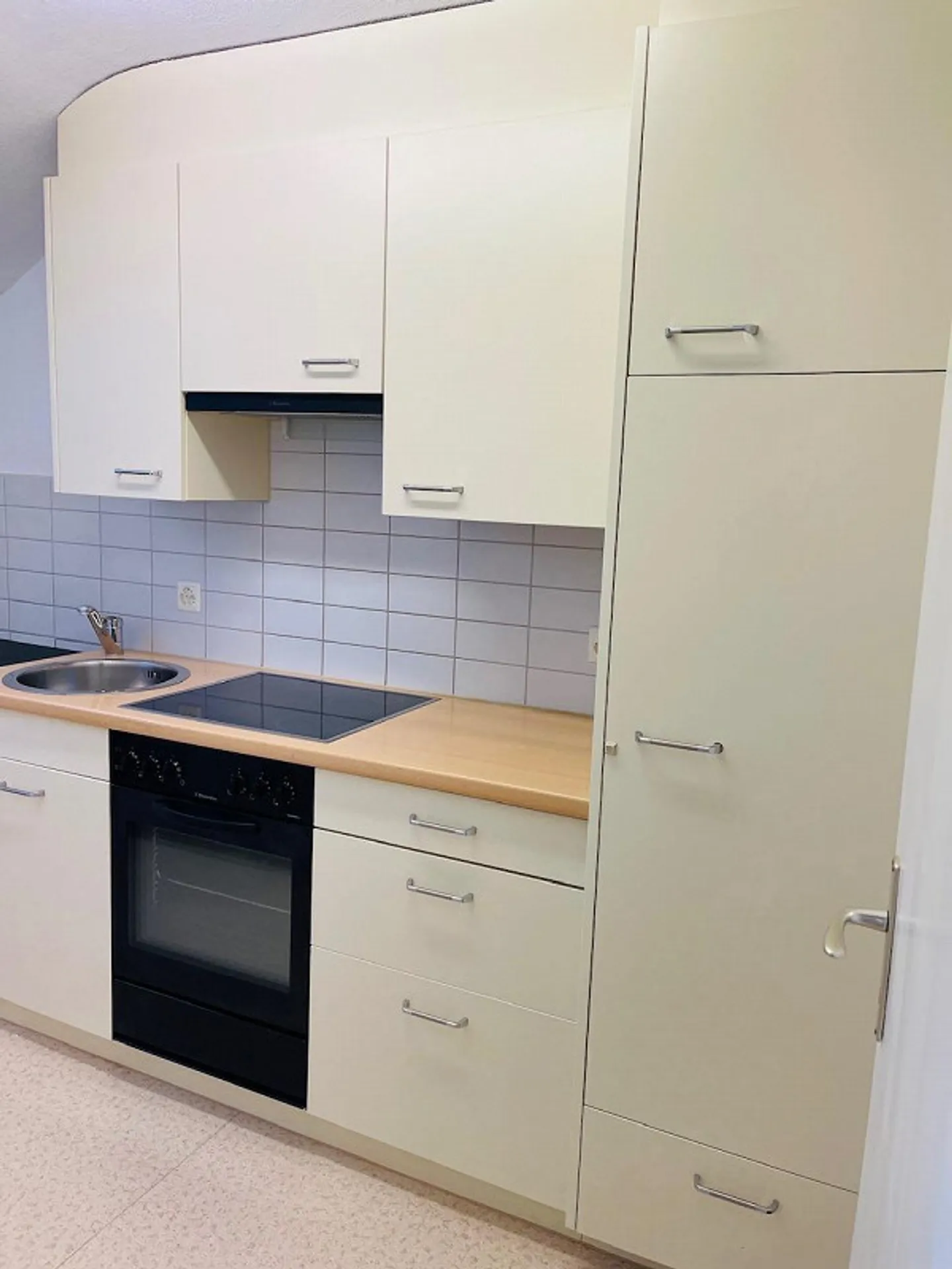 Bright 1.5 room apartment with washing machine - Photo 13 of 14