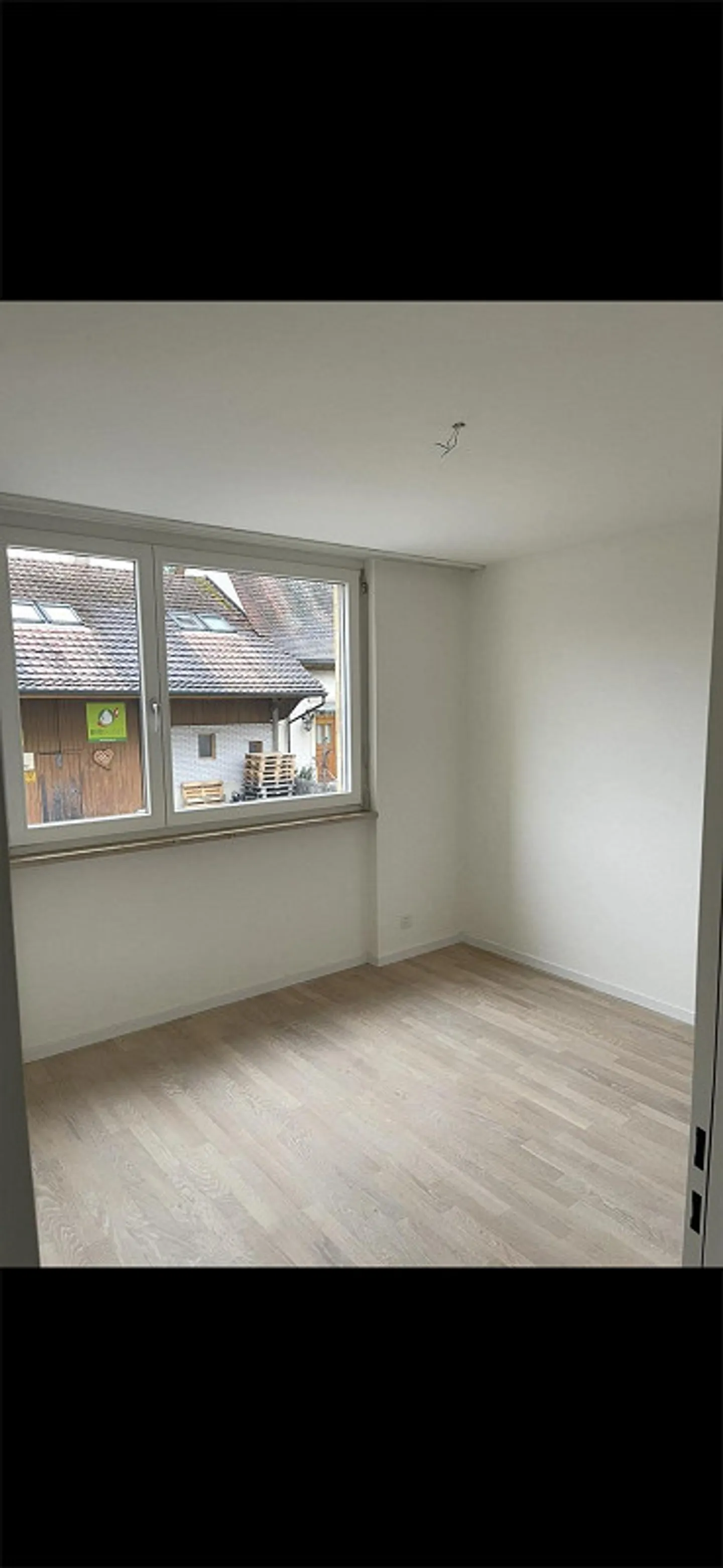 Light-Filled 3.5 Room Garden Apartment - Photo 5 of 11