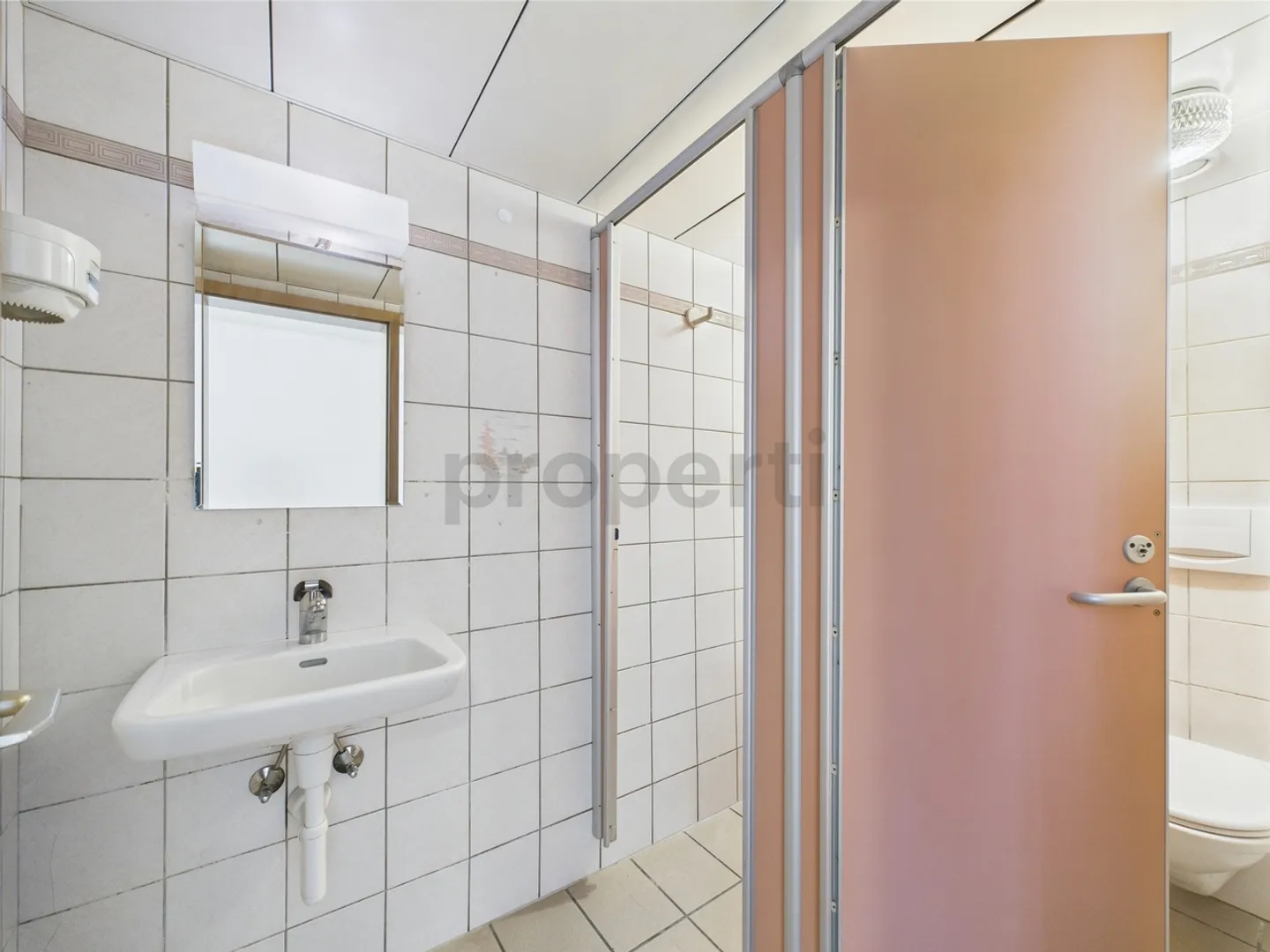 Hotel for sale - Photo 11 of 12