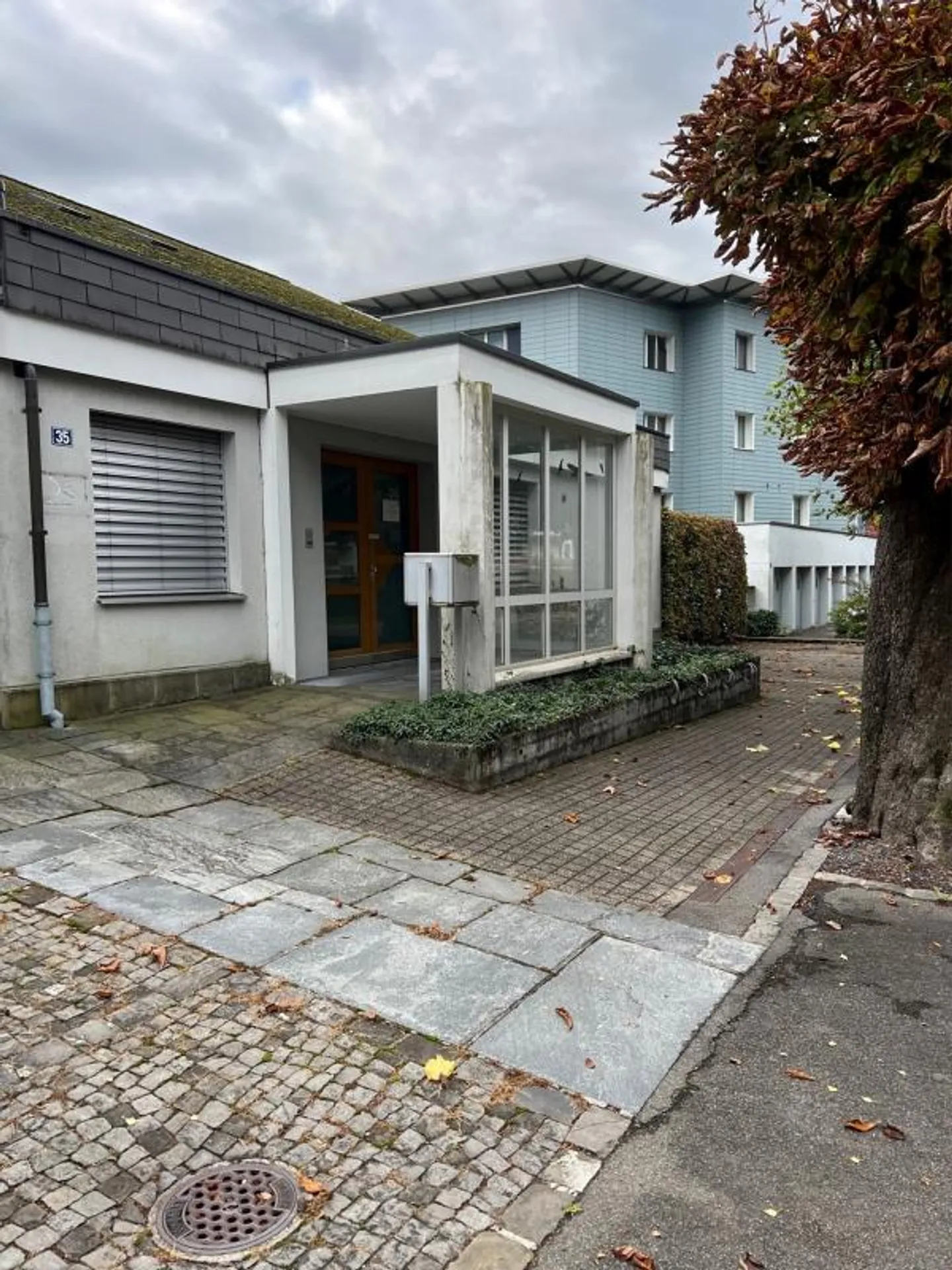 Parking spaces for rent in a central location - Photo 5 of 5