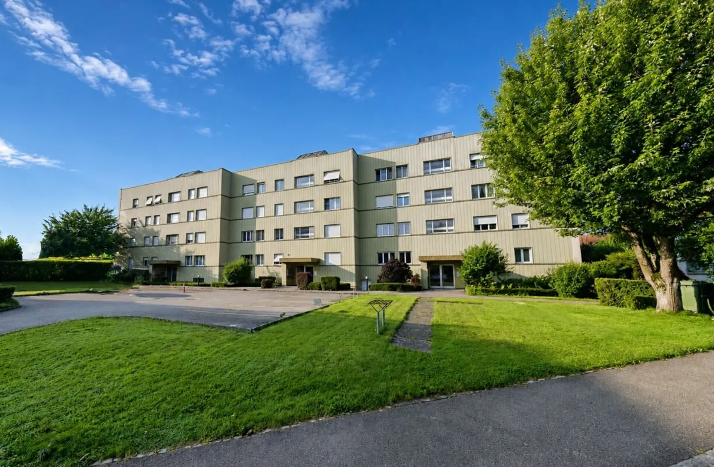 Appartamento 4.5 stanze completamente ristrutturato in una buona posizione - Foto 1 di 9