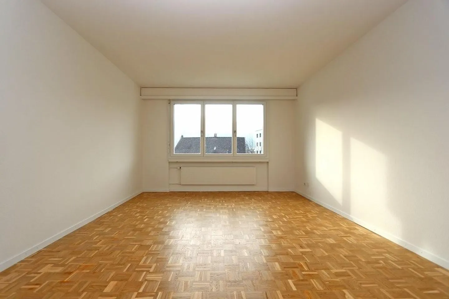 Grosszügige Wohnung mit Balkon - Foto 2 von 12