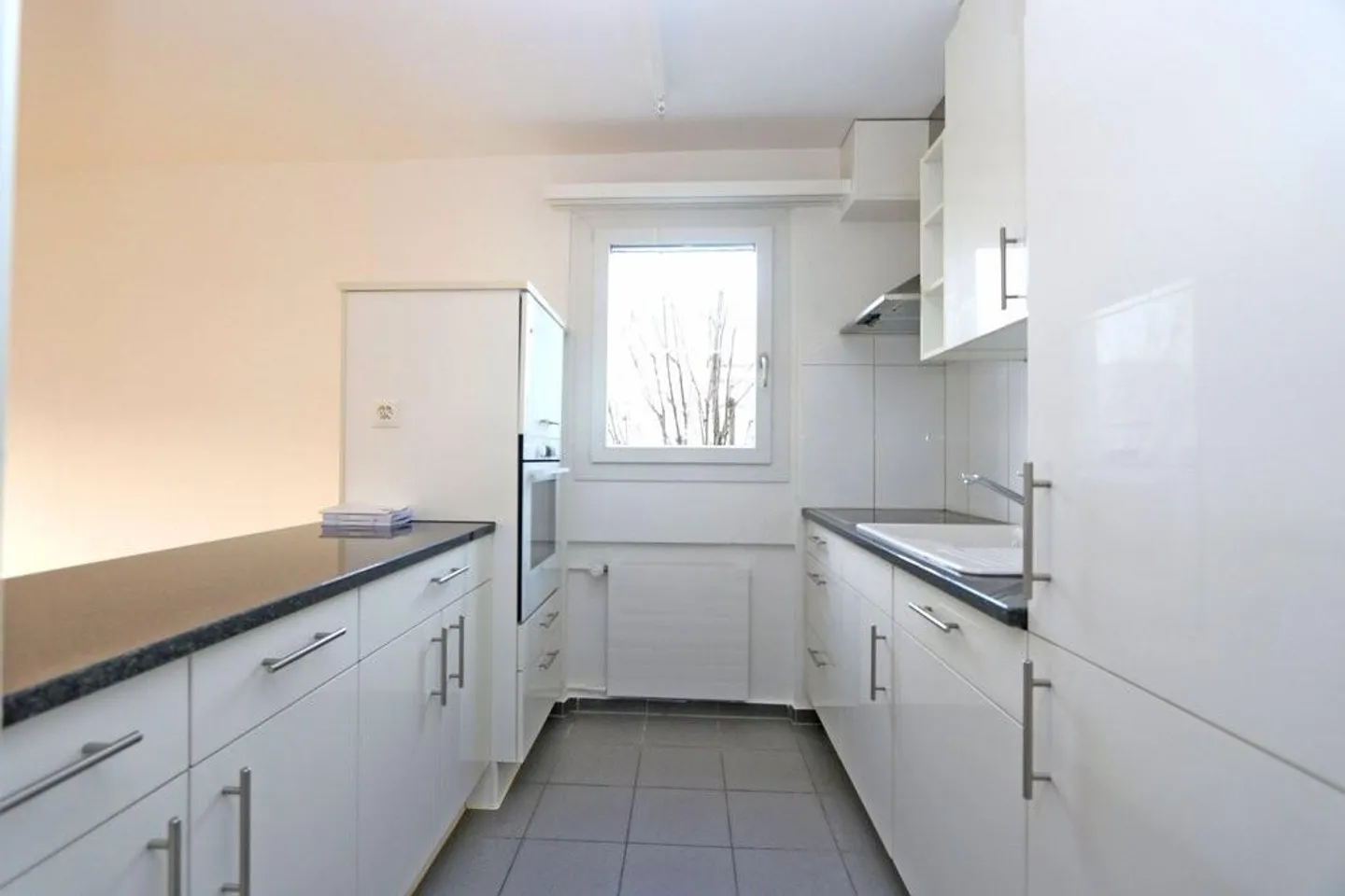 Grosszügige Wohnung mit Balkon - Foto 3 von 12