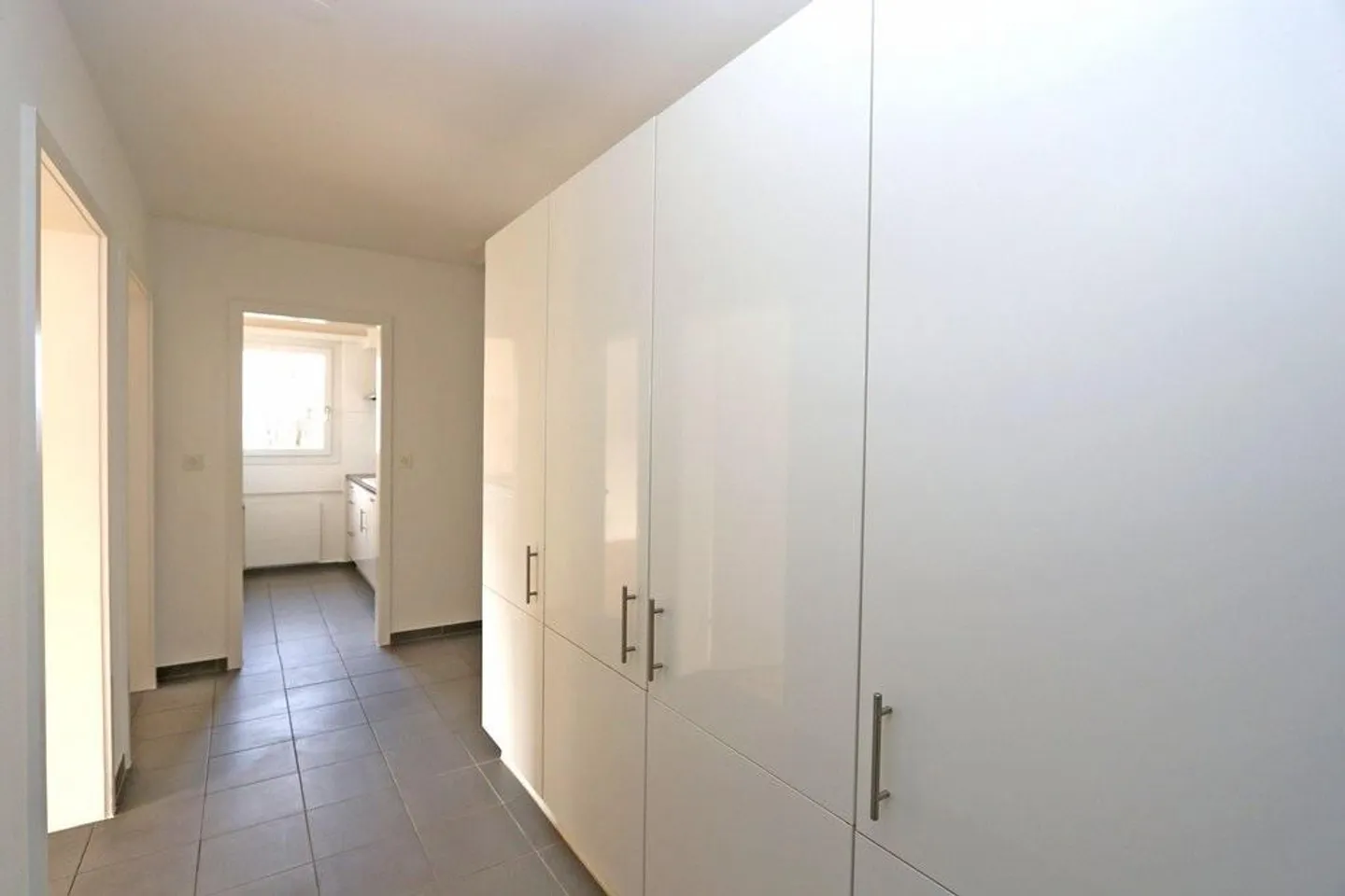 Grosszügige Wohnung mit Balkon - Foto 4 von 12