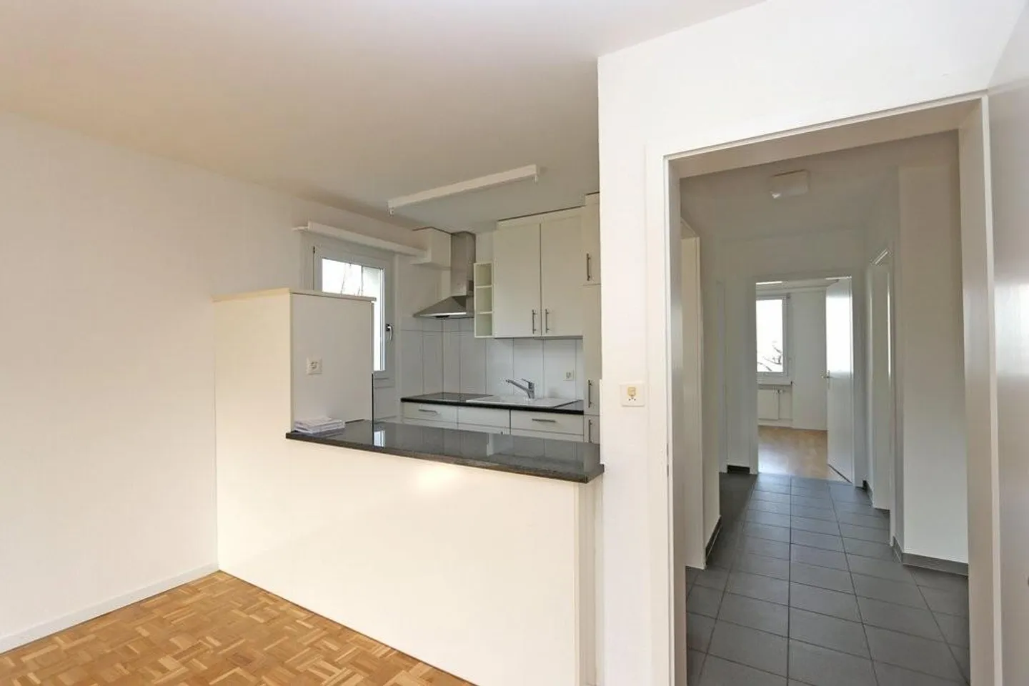 Grosszügige Wohnung mit Balkon - Foto 6 von 12