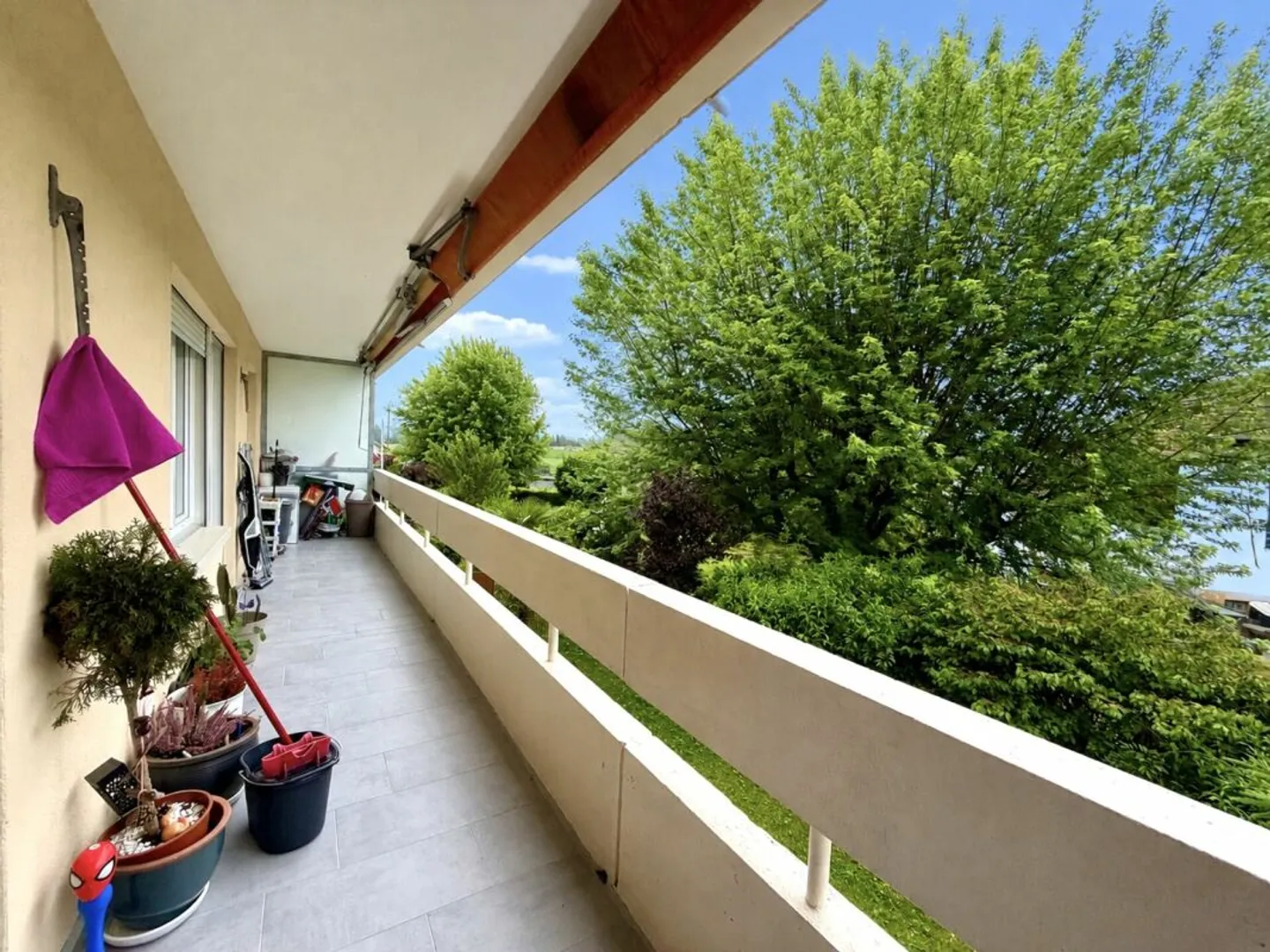 Appartamento 4.5 stanze completamente ristrutturato in una buona posizione - Foto 9 di 9