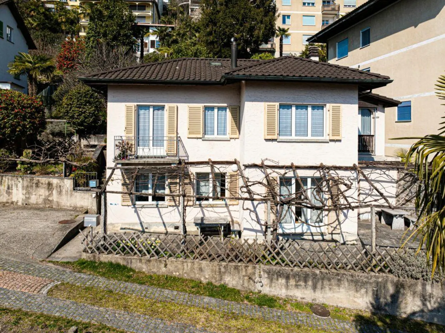 ORSELINA - Casa con due appartamenti e con terreno edificabile - Foto 1 di 29