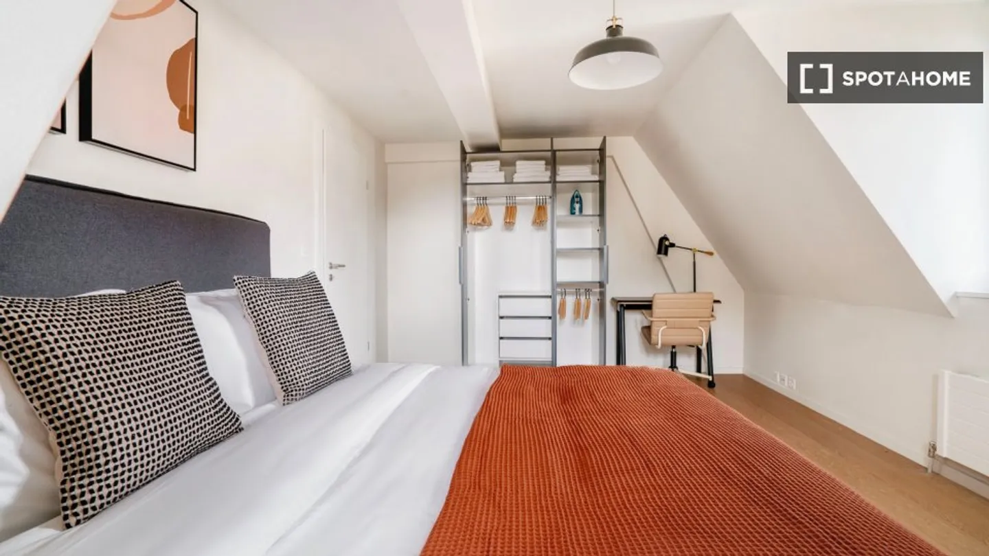 Discover, visit and rent your new home online with full confidence. - Photo 8 of 16