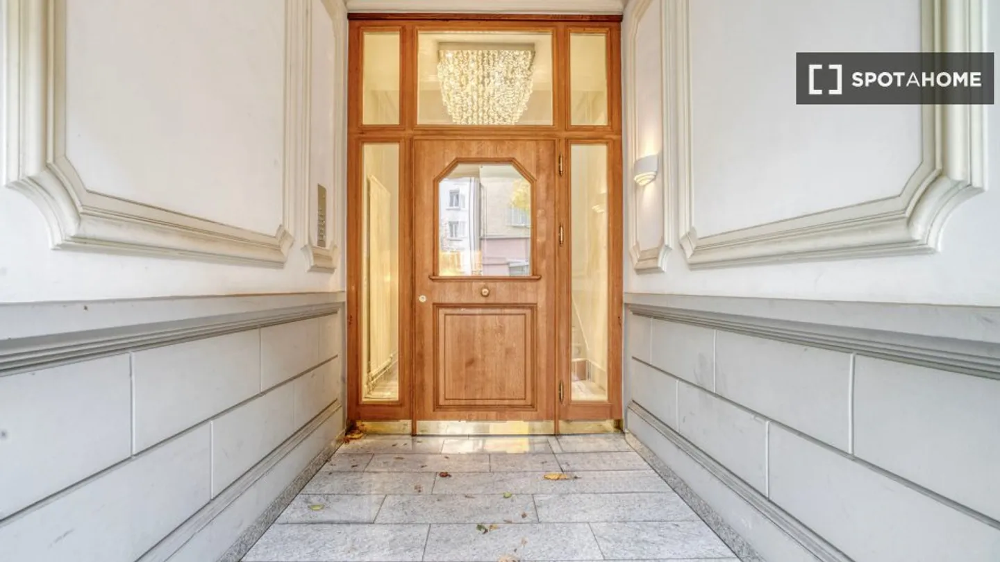 Discover, visit and rent your new home online with full confidence. - Photo 14 of 16