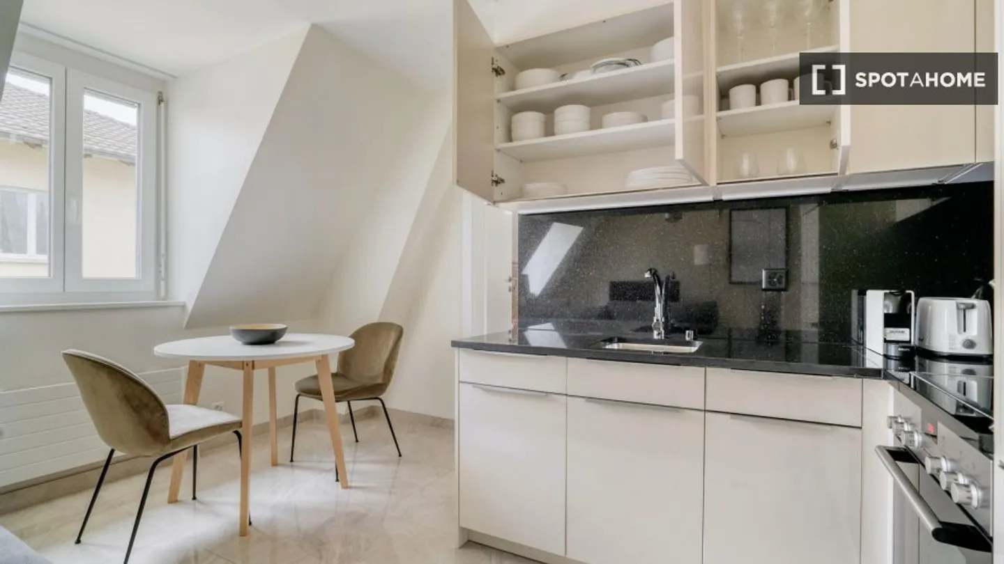 Discover, visit and rent your new home online with full confidence. - Photo 7 of 16