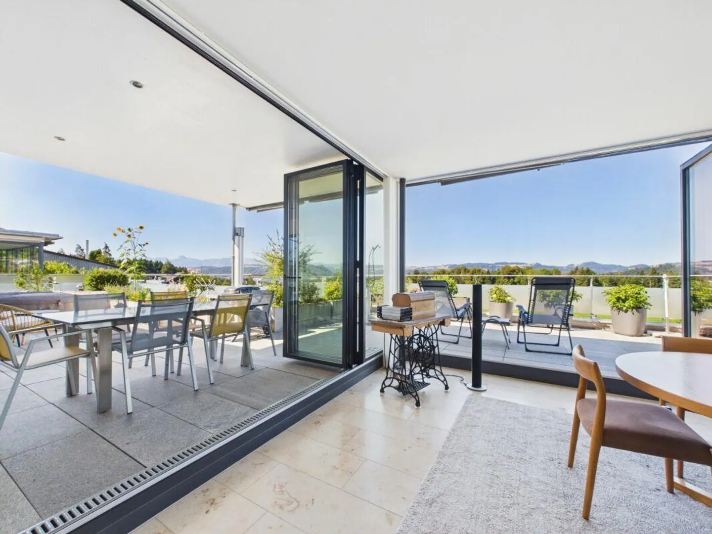 Exklusives 5½-Zimmer-Terrassenhaus mit Weitsicht - Photo 6 of 18