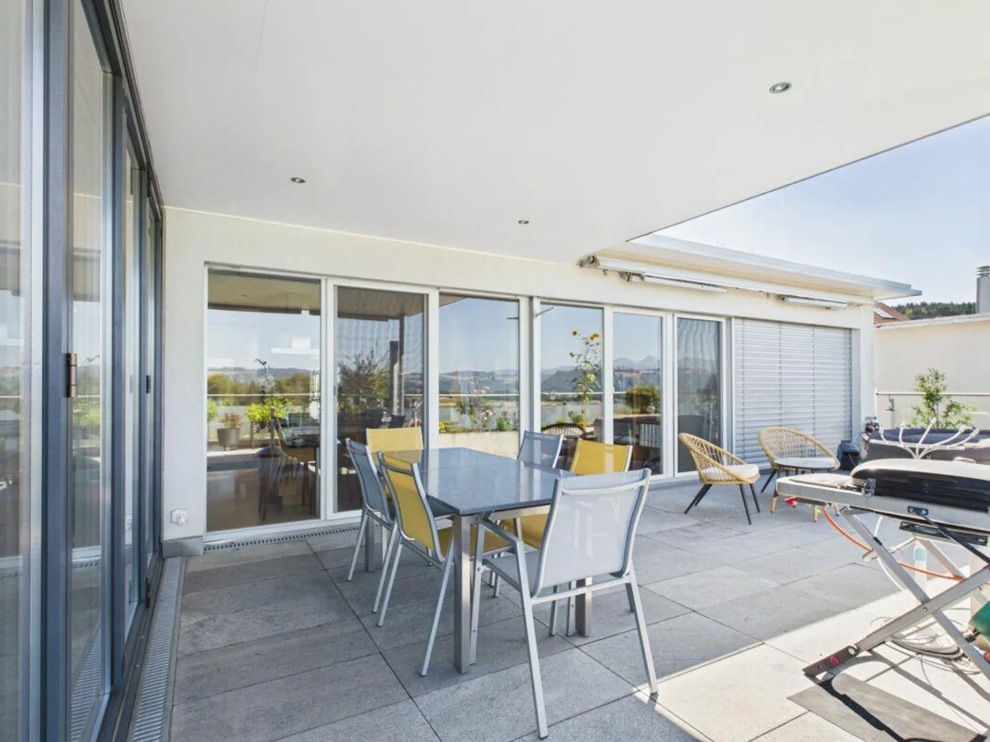 Exklusives 5½-Zimmer-Terrassenhaus mit Weitsicht - Photo 7 of 18