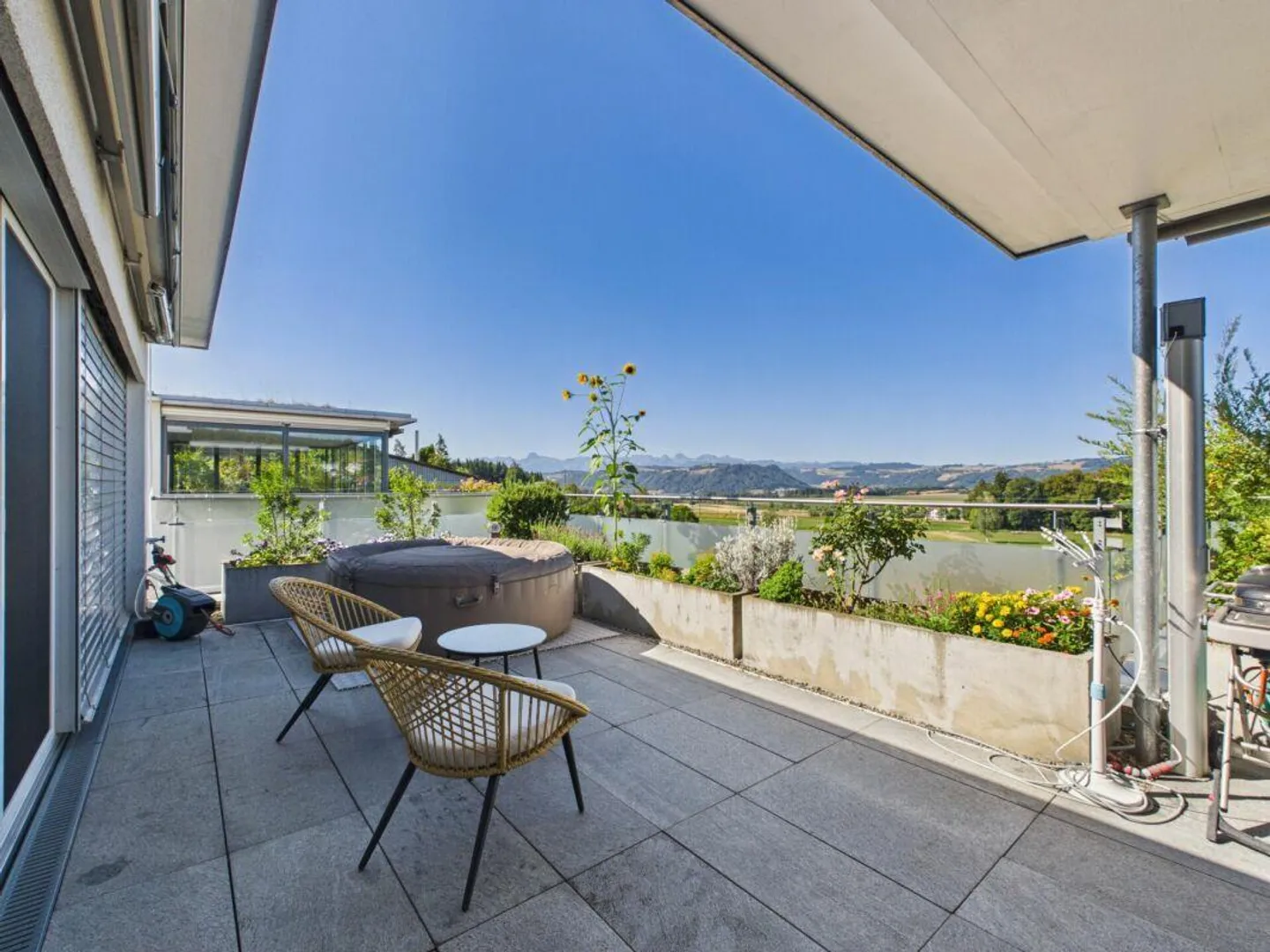 Exklusives 5½-Zimmer-Terrassenhaus mit Weitsicht - Photo 8 of 18