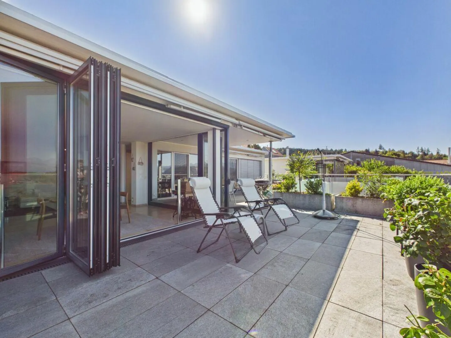 Exklusives 5½-Zimmer-Terrassenhaus mit Weitsicht - Photo 9 of 18