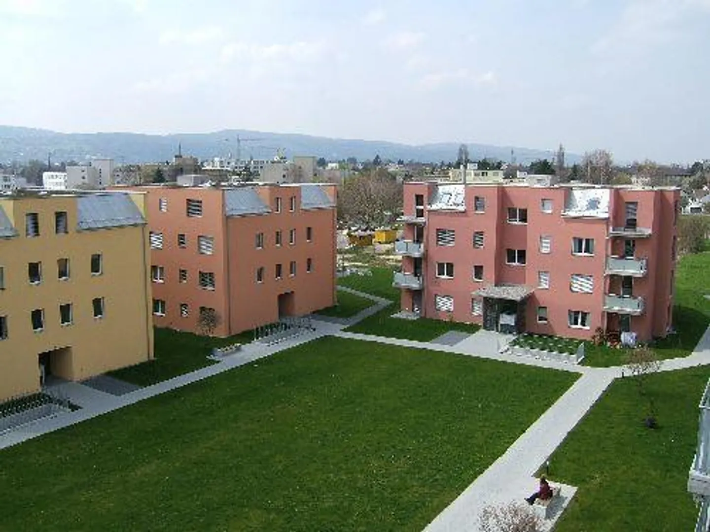 Modernes Apartment mit Balkonen - Foto 1 von 8
