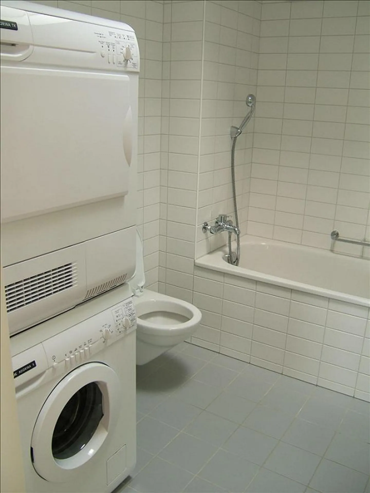 Modernes Apartment mit Balkonen - Foto 6 von 8