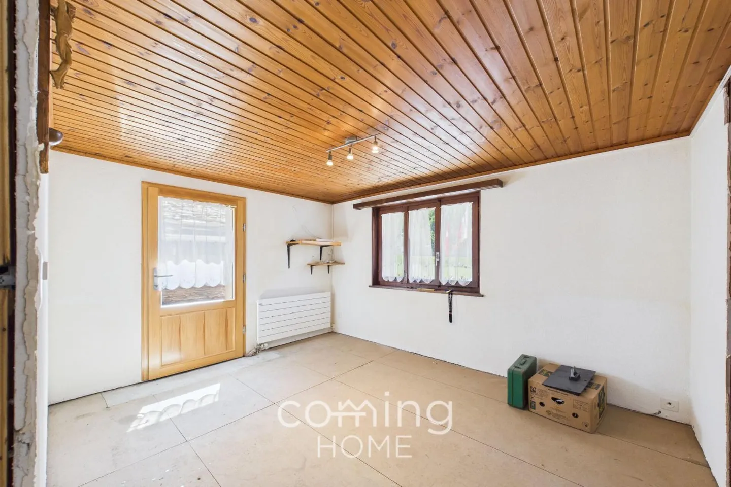 Appartement de 2,5 pièces avec une chambre supplémentaire et beaucoup de potentiel de personnalisation à Saas-Balen - Photo 1 sur 9