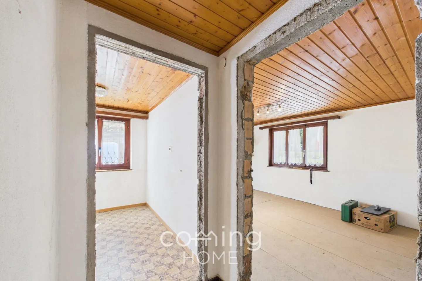 Appartement de 2,5 pièces avec une chambre supplémentaire et beaucoup de potentiel de personnalisation à Saas-Balen - Photo 3 sur 9