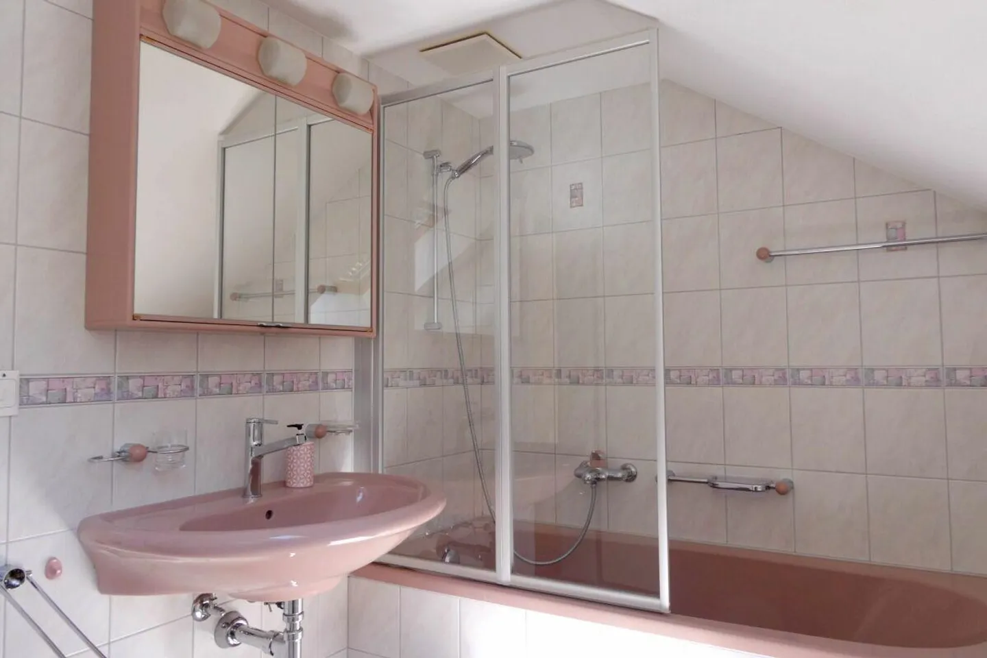 Casa unifamiliare di 5,5 stanze - Foto 8 di 12