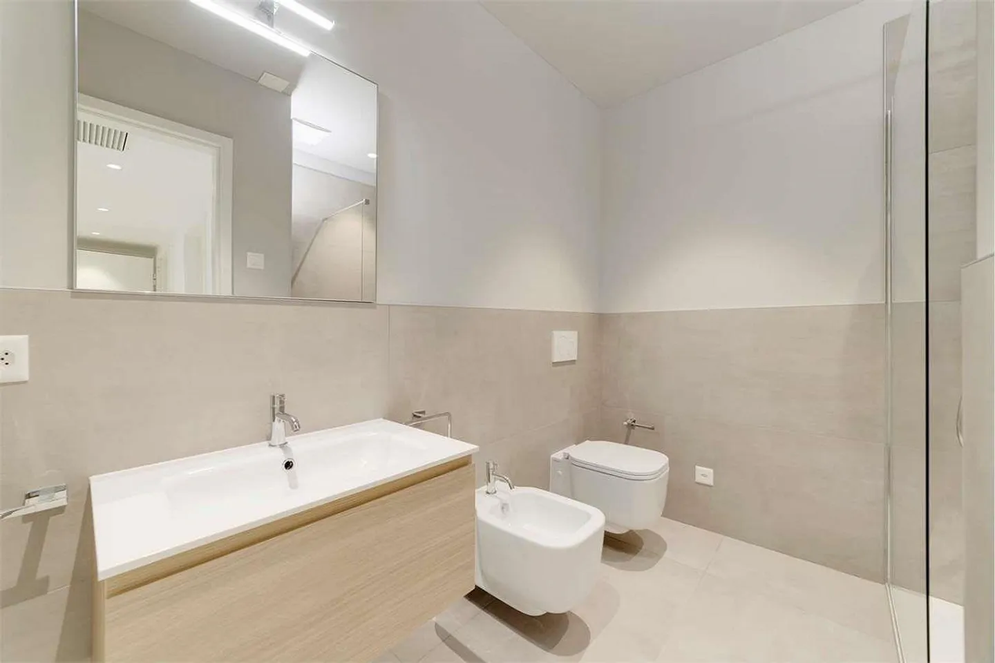 Elegante Wohnung mit grosser Terrasse - Foto 4 von 9