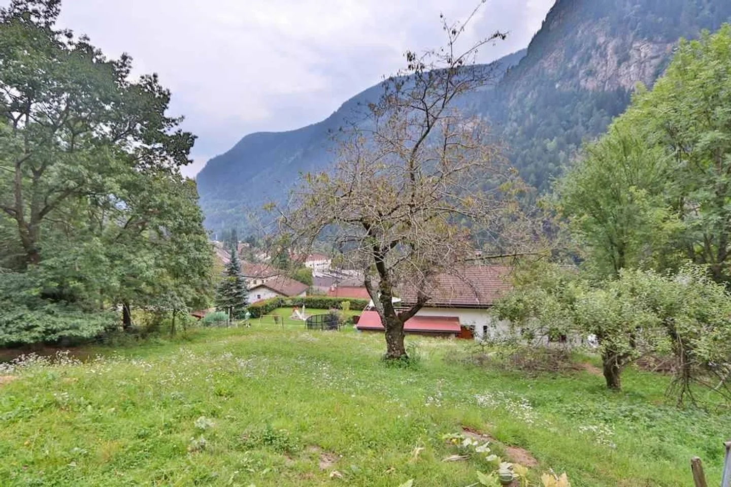 Casa bifamiliare con grande terrene edificabile in posizione isolata - Foto 17 di 19