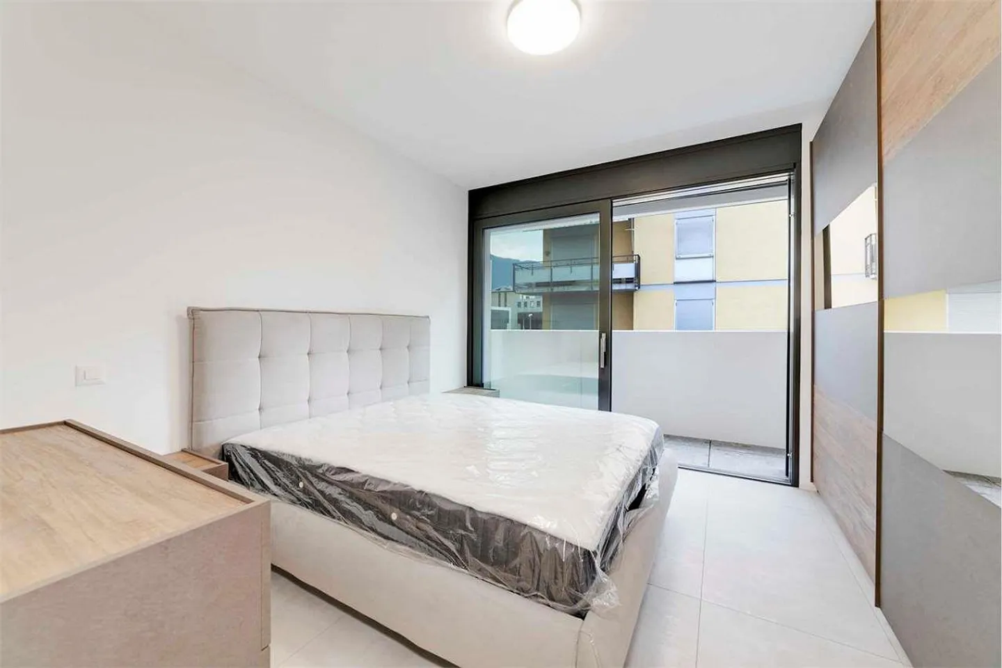 Elegante Wohnung mit grosser Terrasse - Foto 7 von 9