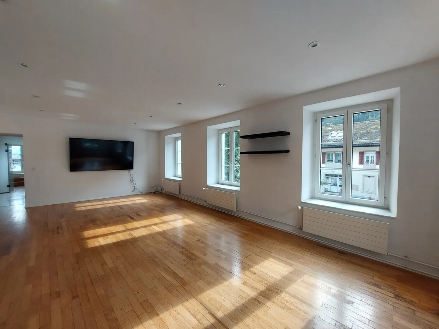 Sunny 4.5-room terrace apartment in Luchsingen - Photo 4 of 13