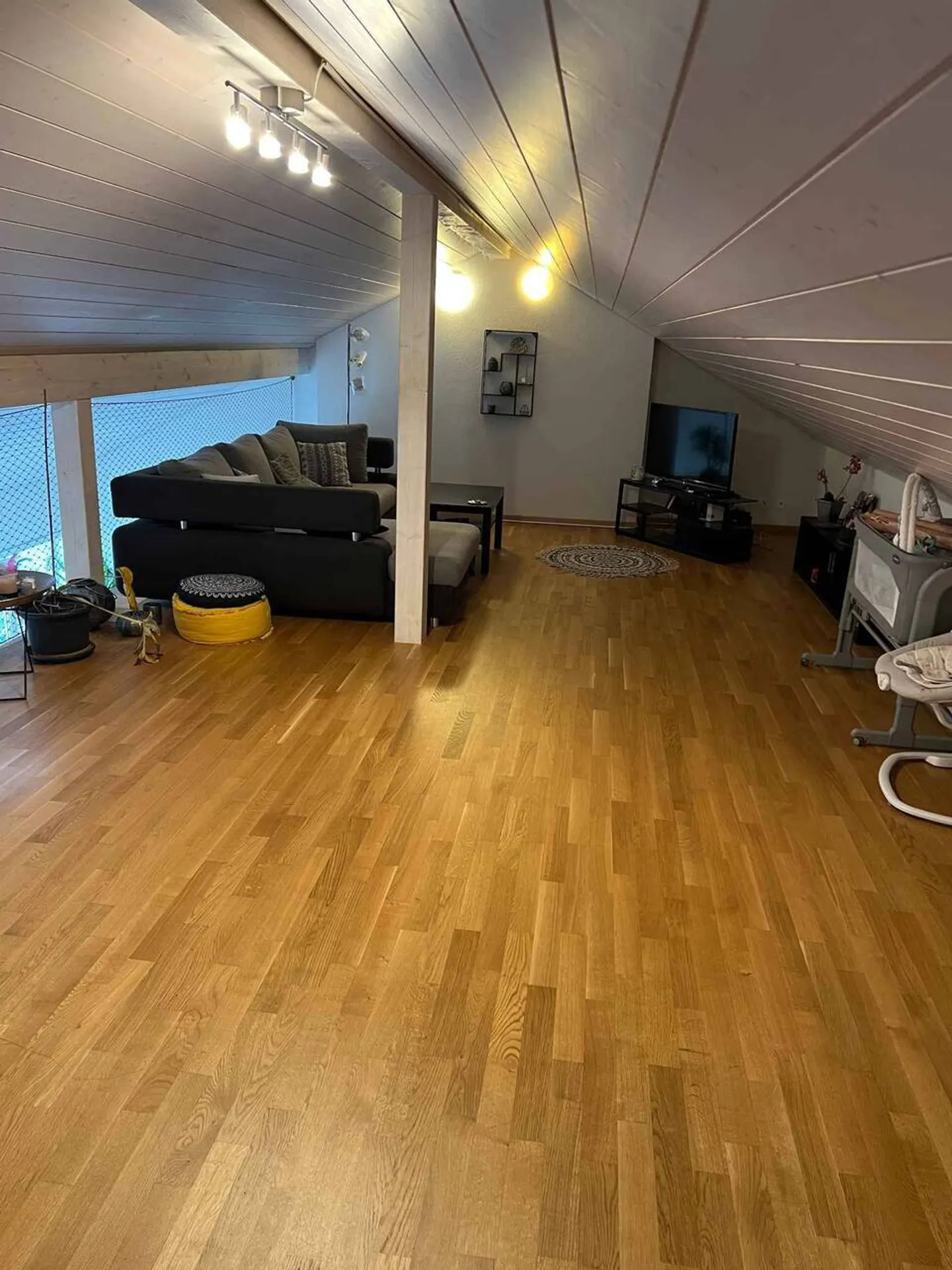 Magnificent duplex in the attic with large balcony, just steps from the city center, sold rented - Photo 8 of 11
