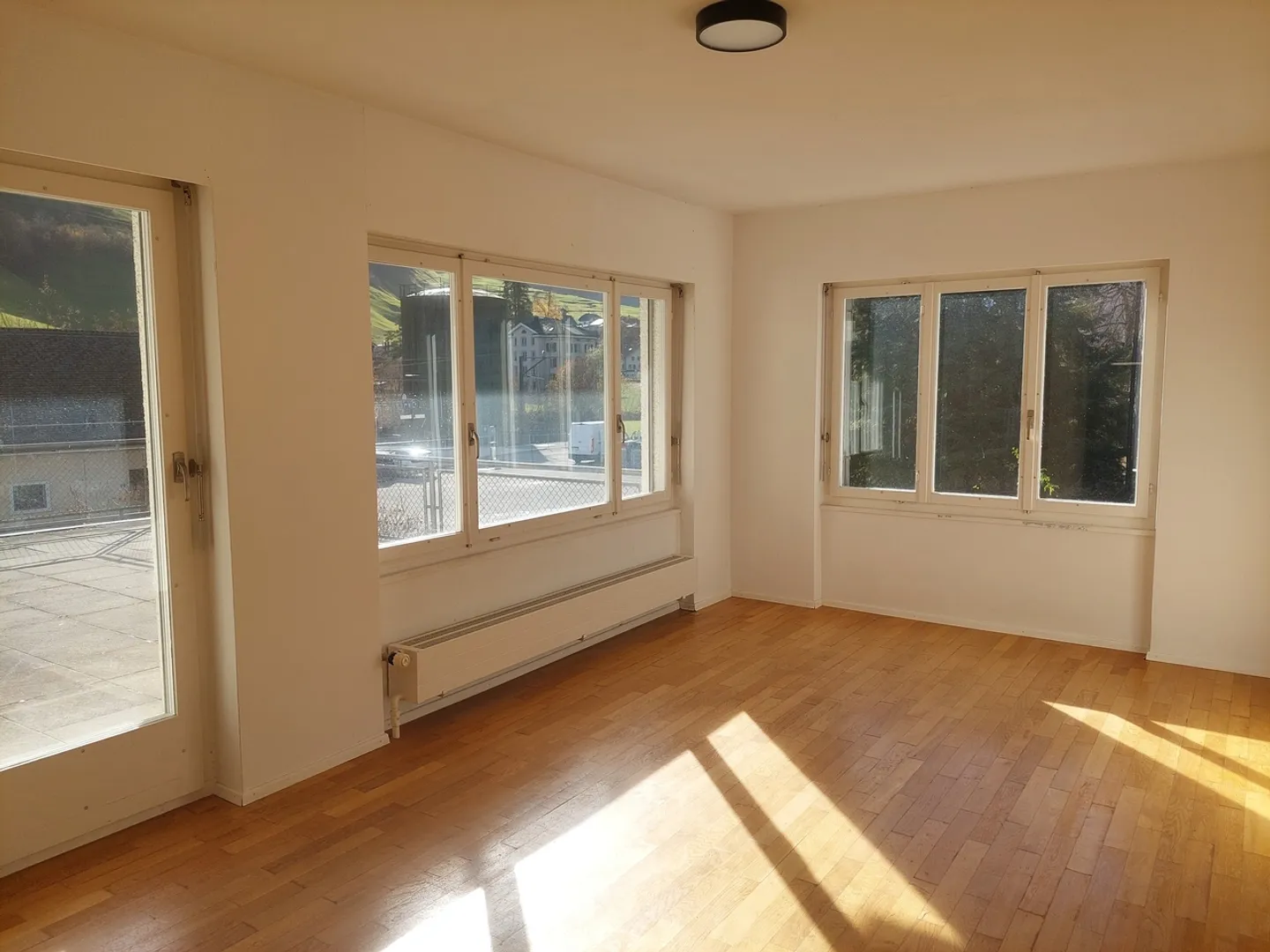 Sunny 4.5-room terrace apartment in Luchsingen - Photo 10 of 13