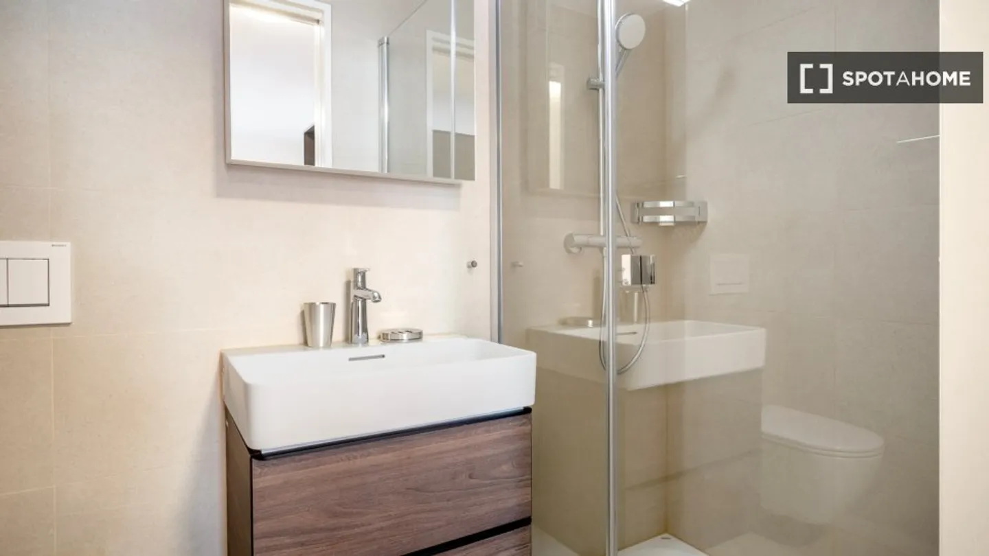 Discover, visit, and rent your new home online with complete confidence. - Photo 5 of 5