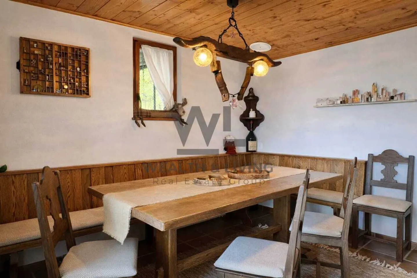 Chalet with building land of 1387 m² and garage - Photo 1 of 13