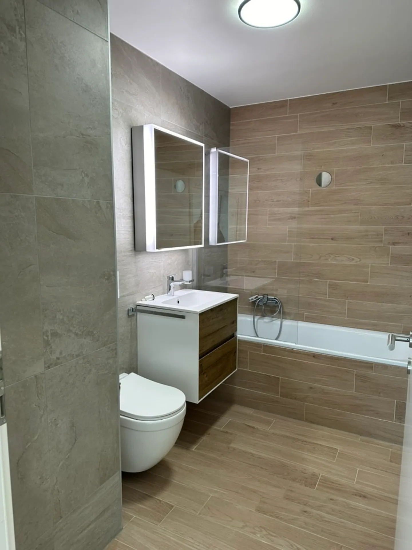 Geräumiges Studio mit Balkon - Foto 6 von 7