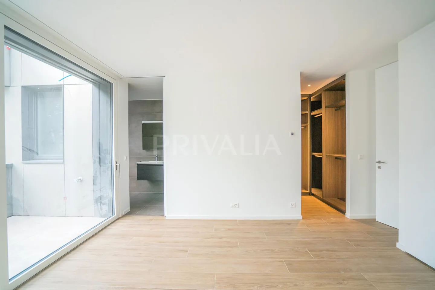 Splendida villa contemporanea progettata da un architetto in un'area residenziale di Chêne - Foto 4 di 10
