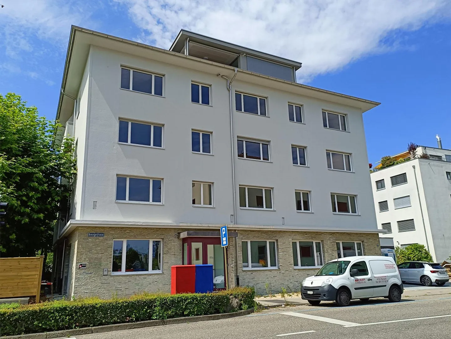 Attico di 3,5 locali: vista mozzafiato e splendido balcone - Foto 1 di 9