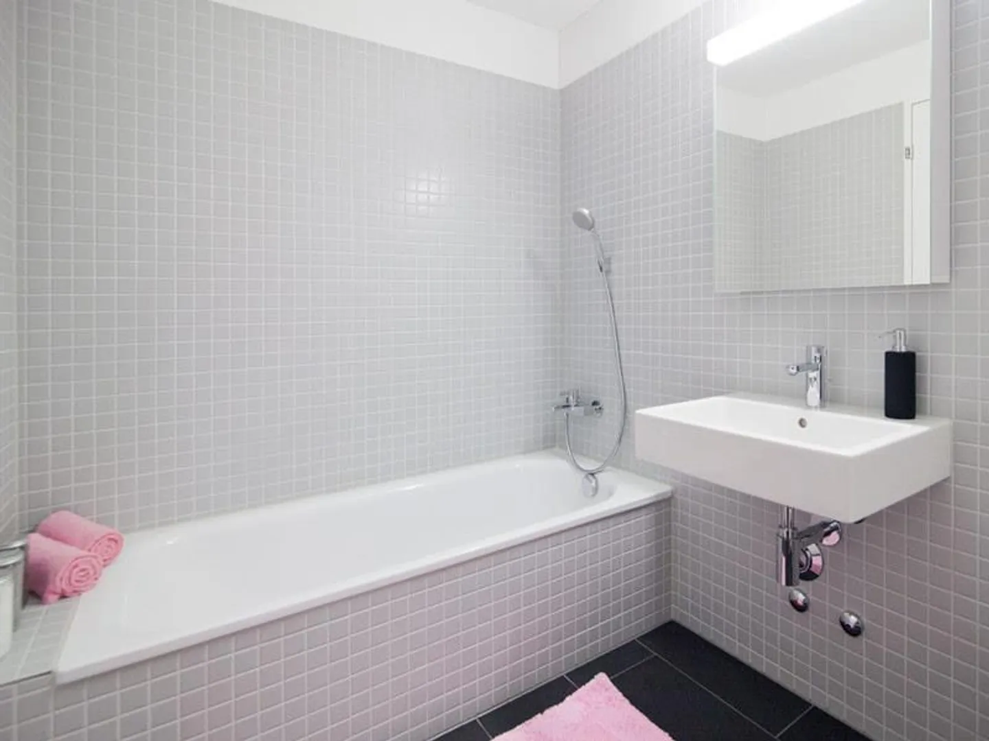3.5 room apartment in a central location - Photo 6 of 8