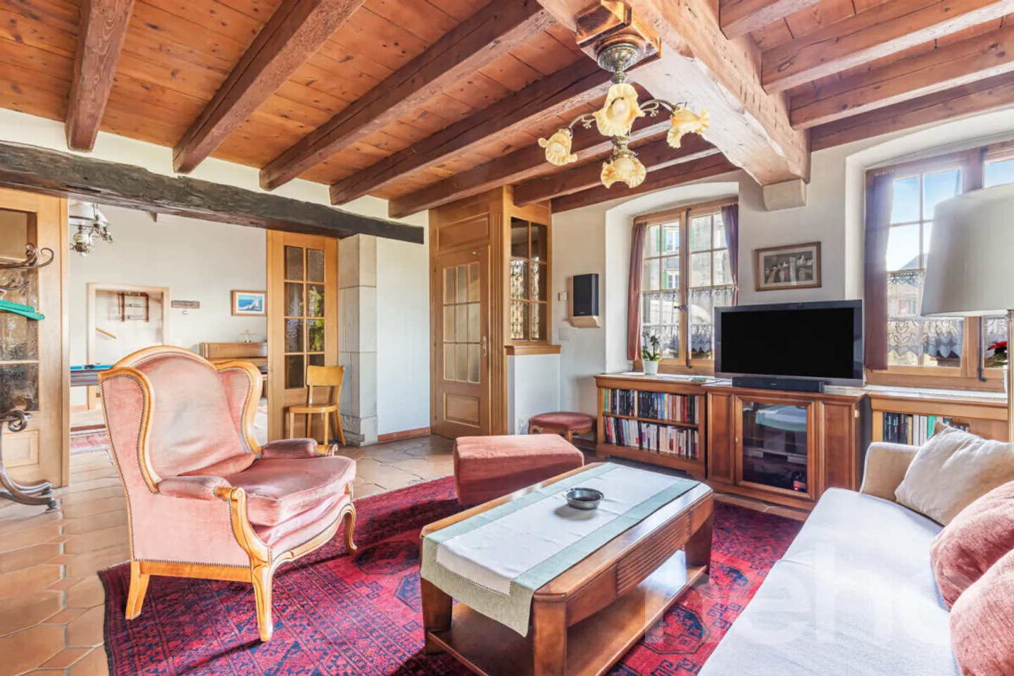 Schönes Dorfhaus mit unabhängigem Apartment - Foto 3 von 13