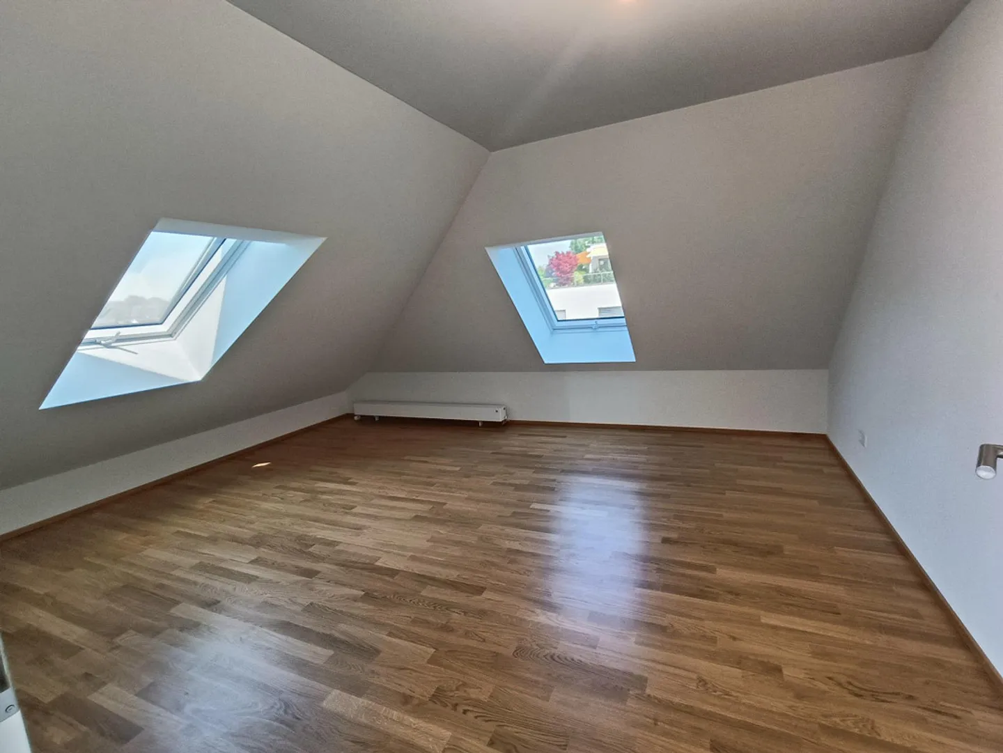 Attico di 3,5 locali: vista mozzafiato e splendido balcone - Foto 6 di 9