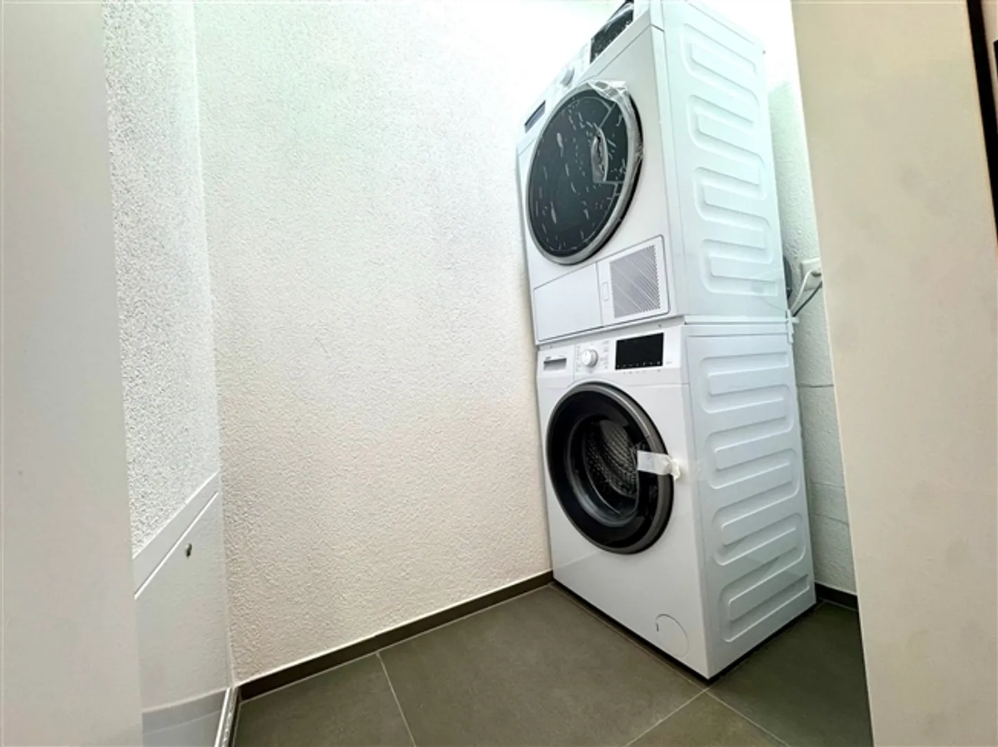 Neue 3.5-Zimmer-Wohnung mit Balkon - Foto 8 von 13