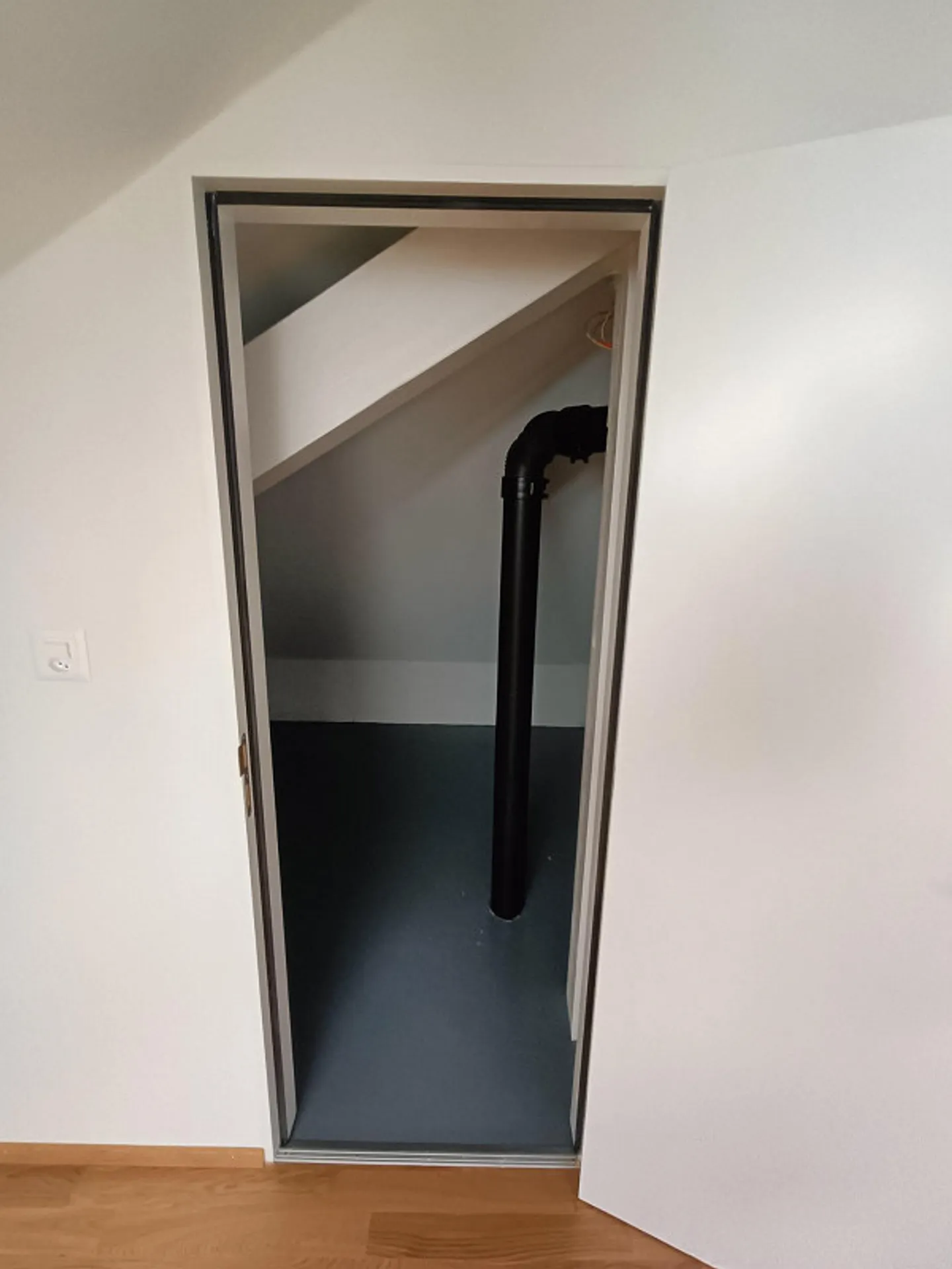 Attico di 3,5 locali: vista mozzafiato e splendido balcone - Foto 8 di 9
