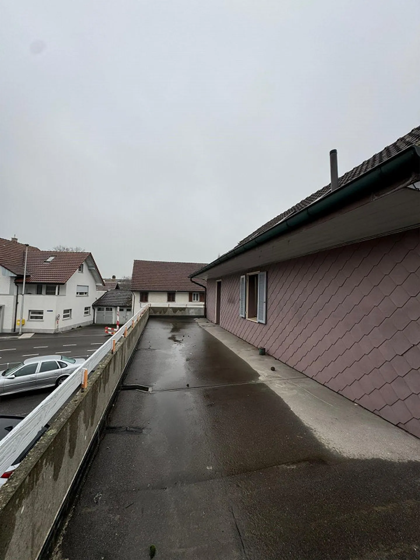 Modern 4.5-room penthouse apartment in the village center of Derendingen - Photo 7 of 7